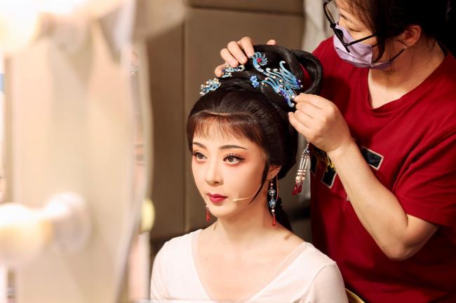 王静《梁祝·英台哭灵》.jpg 王静《梁祝·英台哭灵》.jpg